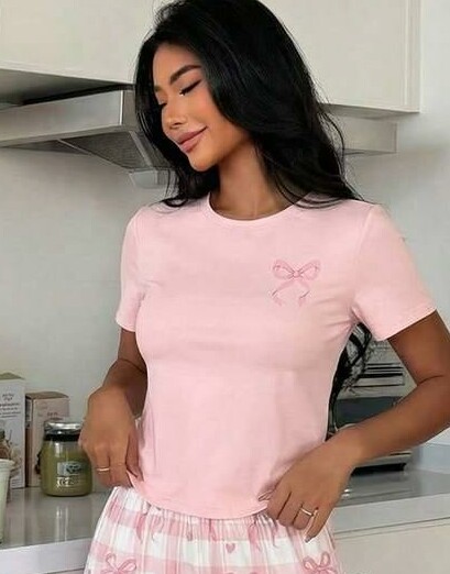 różowa koszulka piżamowa wzór print kokarda