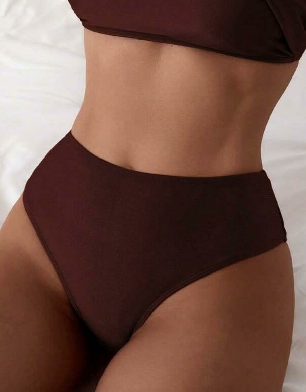 DÓŁ OD BIKINI