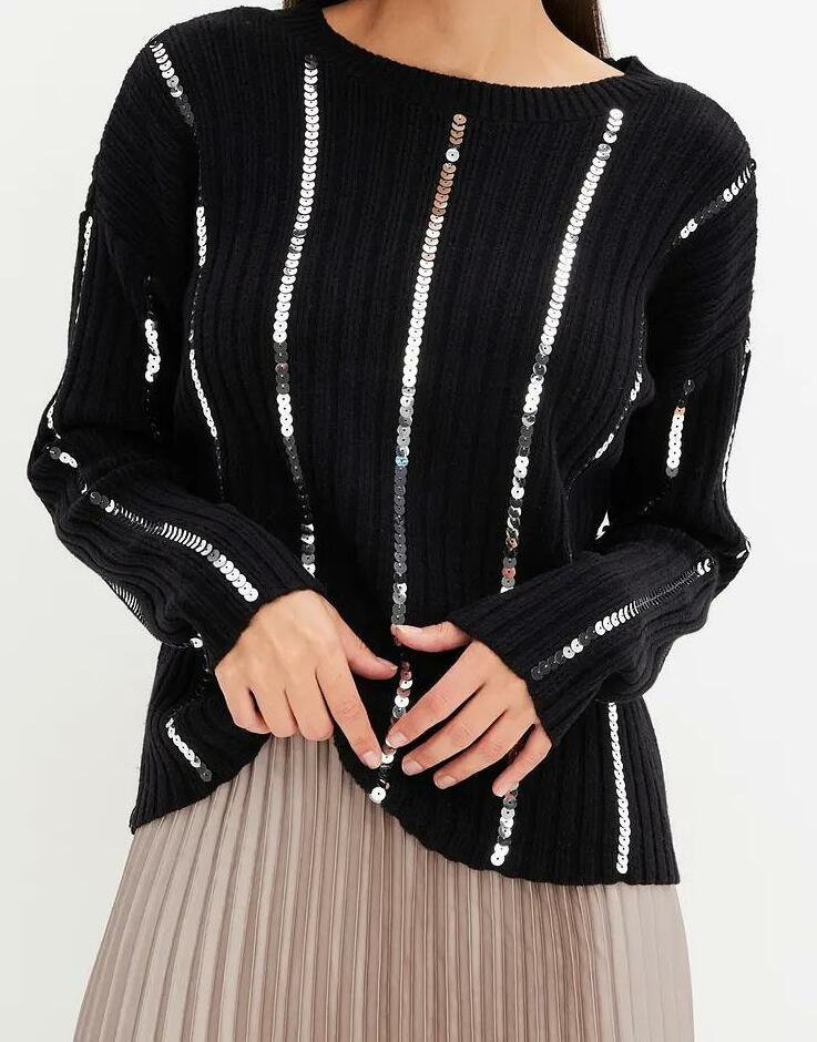 SWETER Z CEKINAMI 