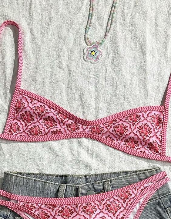 różowa góra od bikini