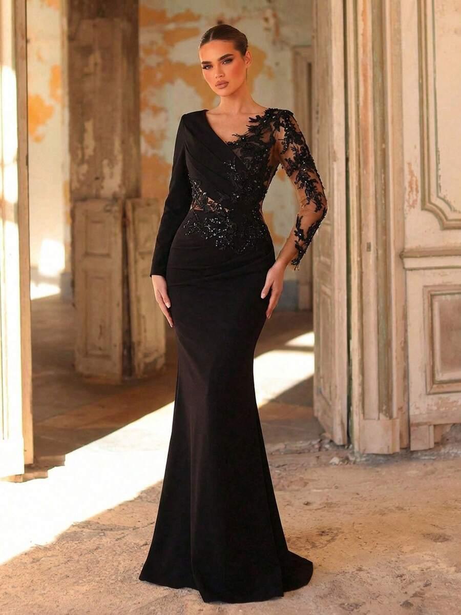 CZARNA MINI SUKIENKA
