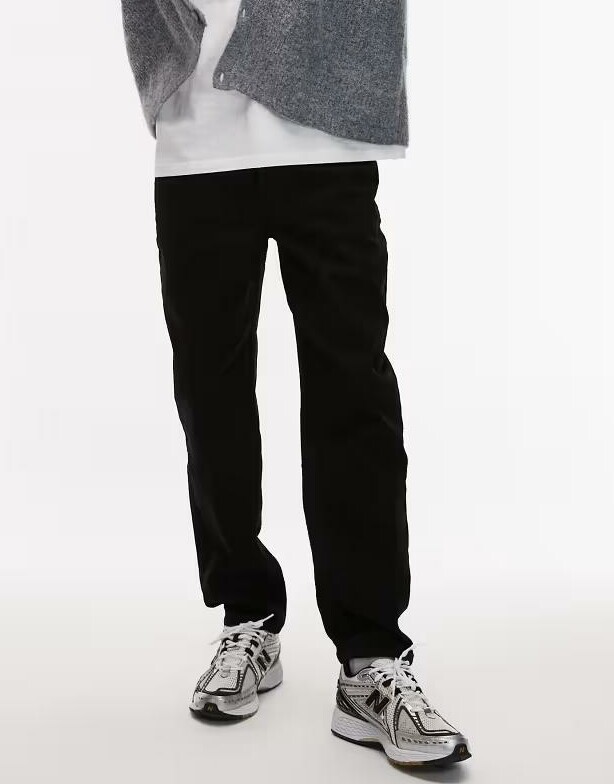 czarne spodnie jeans