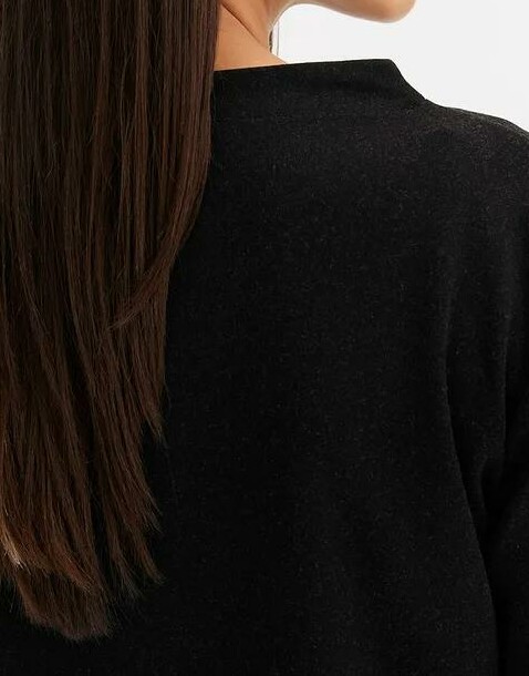 BLUZA OZDOBNYMI GUZIKAMI