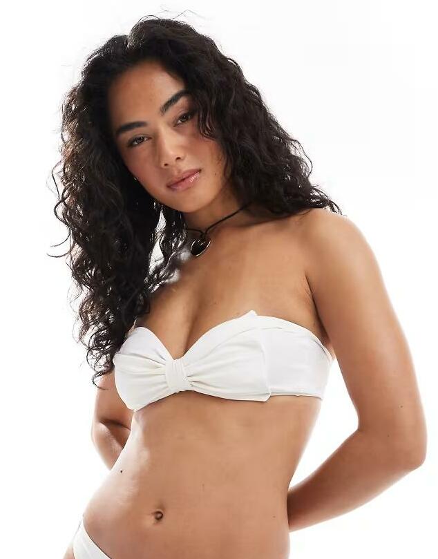 GÓRA OD BIKINI KOKARDA