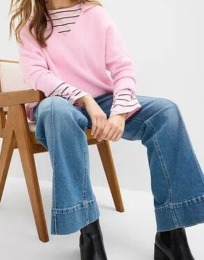SWETER DAMSKI OVERSIZE Z KOŁNIERZYKIEM 