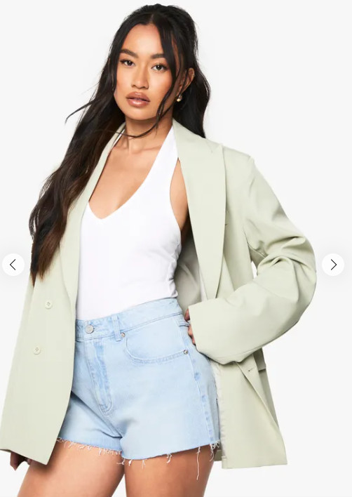 niebieskie spodenki jeans 