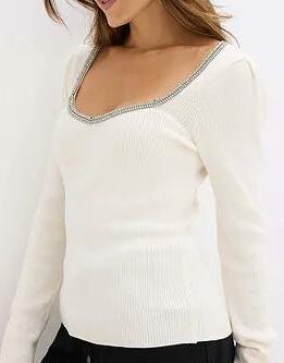 SWETER Z DZIANINY Z OZDOBNYM DETALEM