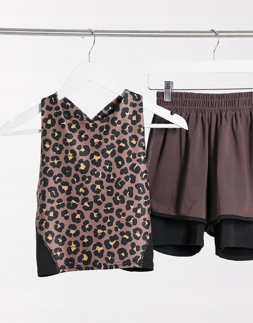 top sportowy animal print