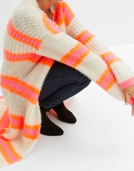SWETER W PASKI