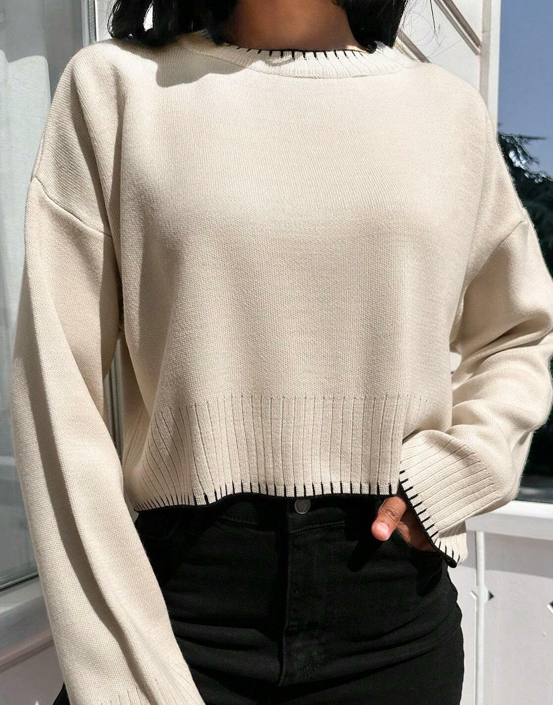 LUŹNY BEŻOWY SWETER KONTRAST