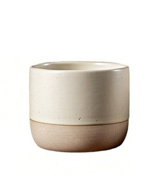 beżowa ceramiczna filżanka