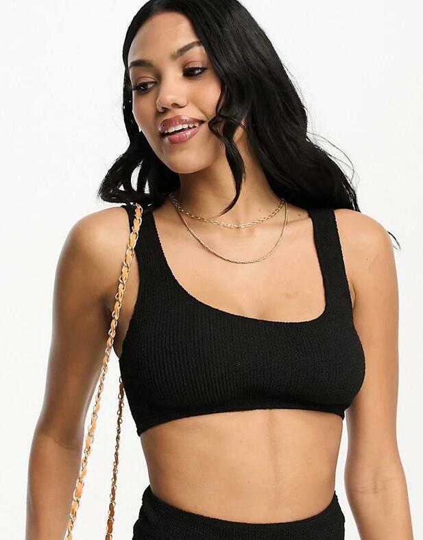 czarna góra od bikini tekstura