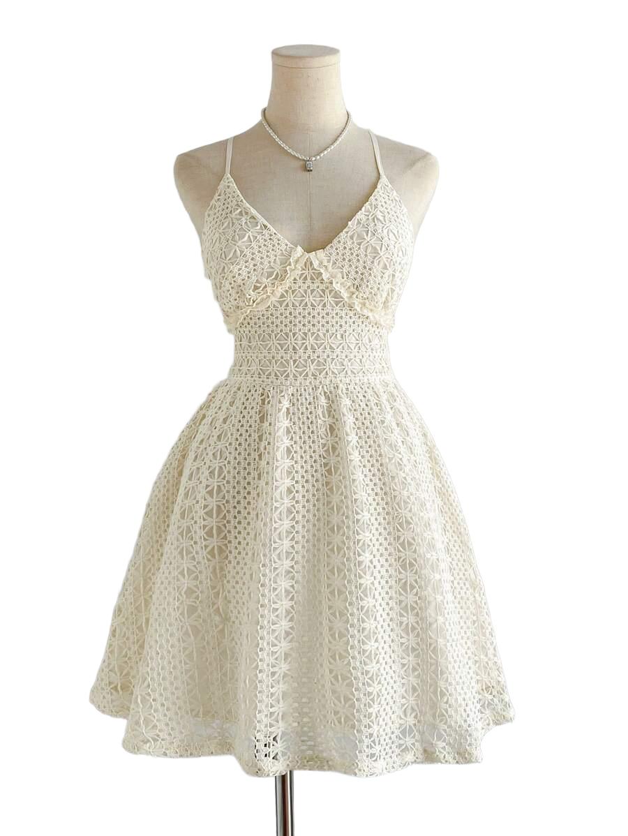 SUKIENKA MINI Z ODKRYTYMI PLECAMI