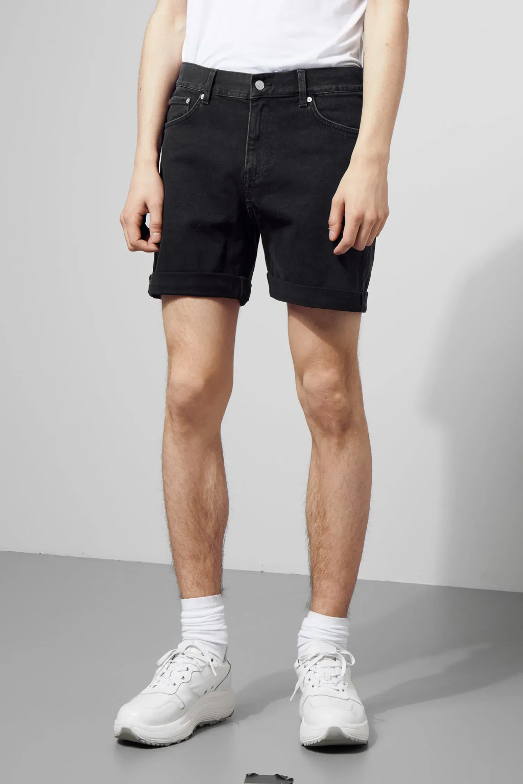 CZARNE SPODENKI JEANS