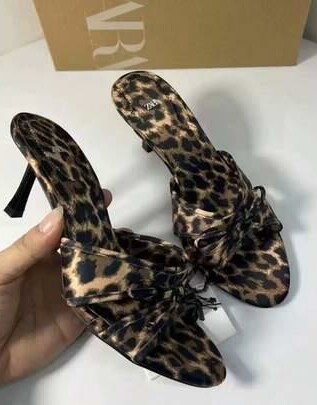 klapki obcas animal print
