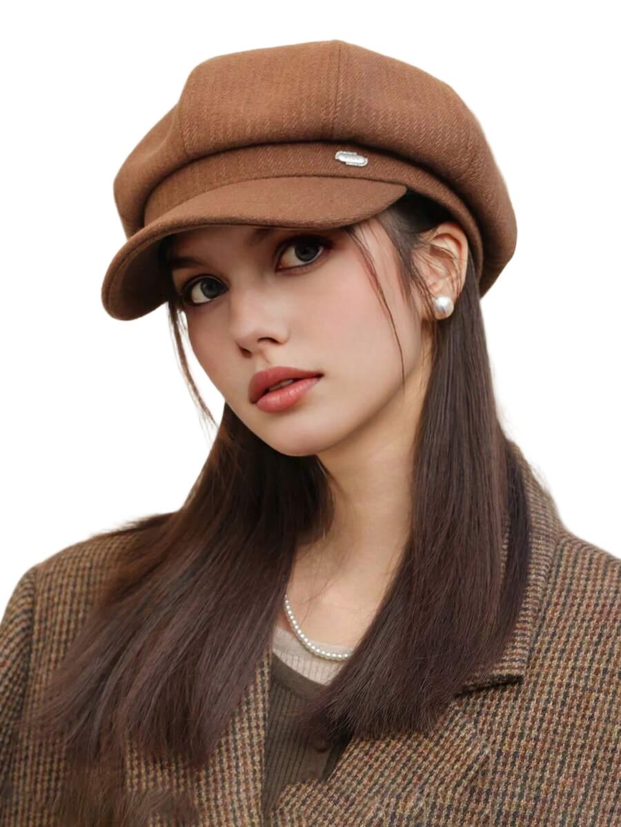 brązowy beret na glowę