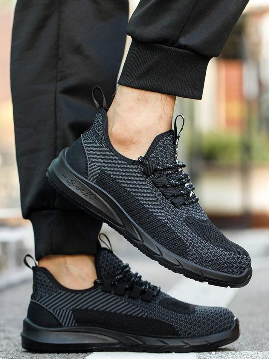 czarne sznurowane buty sportowe
