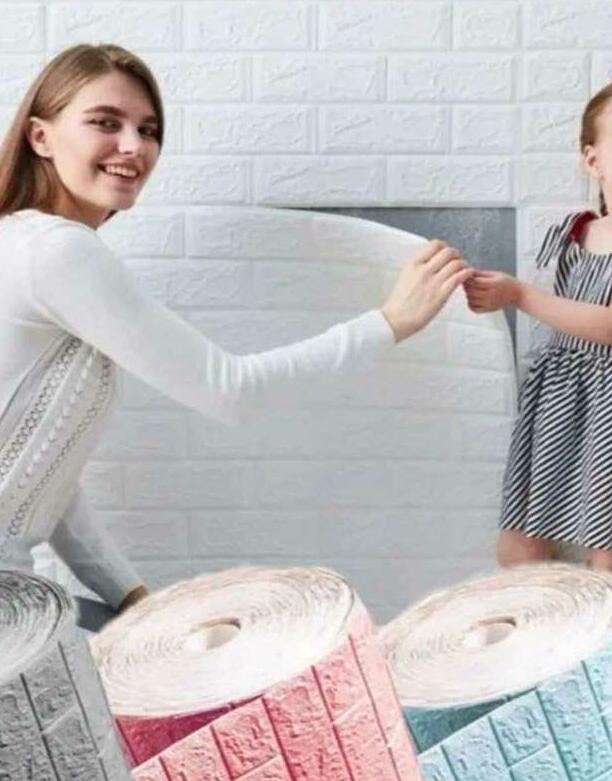 biała naklejka na ścianę