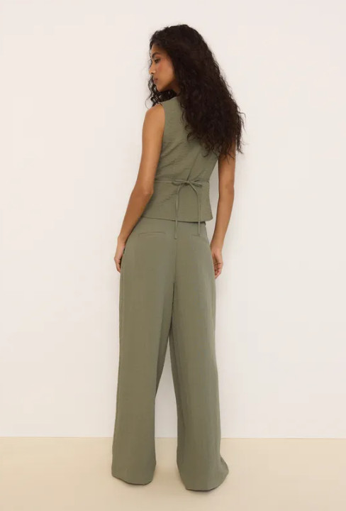 zielone spodnie wide leg plisy kieszenie