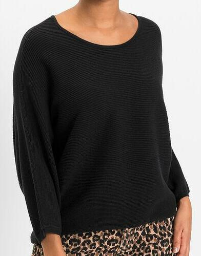 SWETER W PRĄŻEK