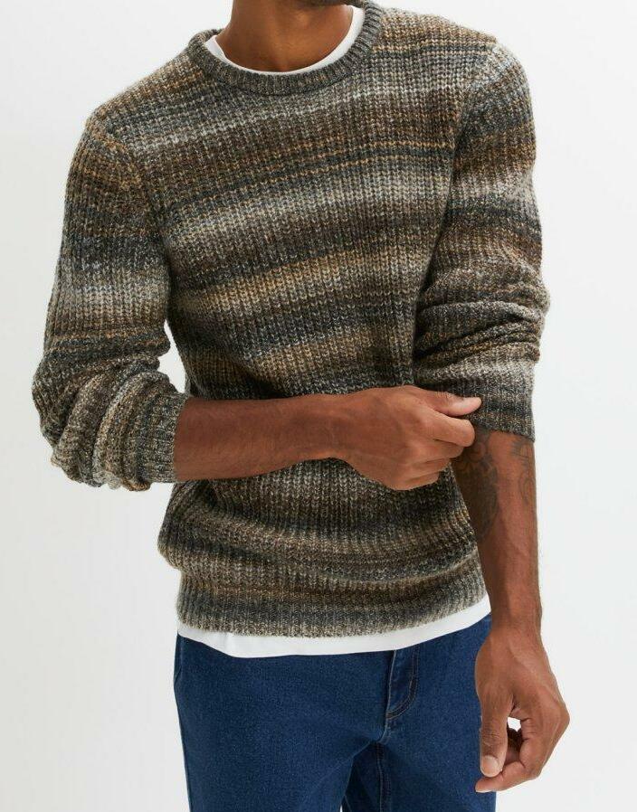 SWETER W PASKI