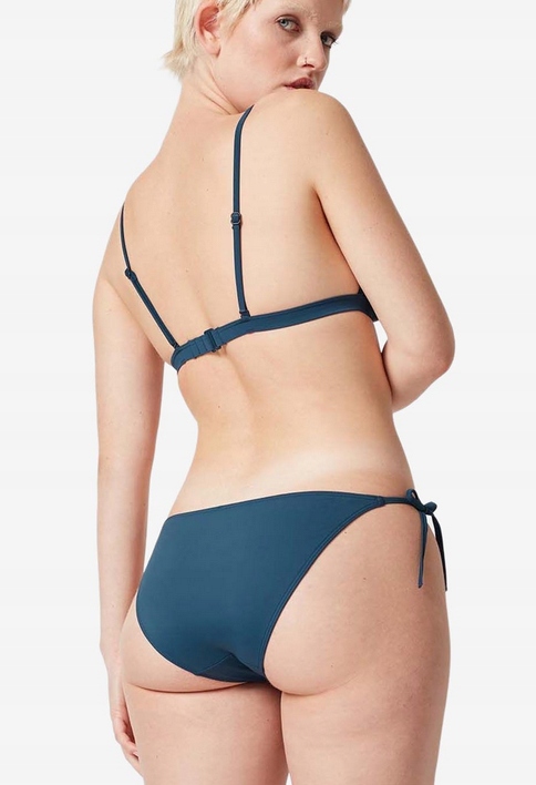 niebieska góra od bikini 