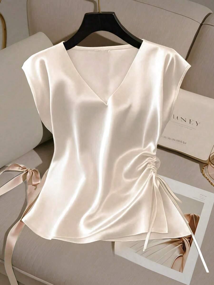 biała satynowa bluzka v-neck