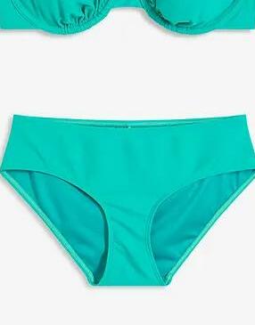 MAJTKI OD BIKINI 