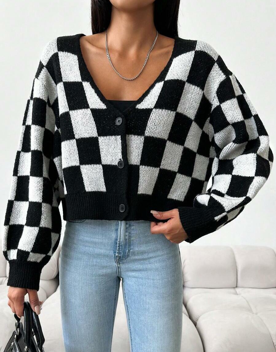 SWETER KRATKA KONTRAST GUZIKI DEKOLT V
