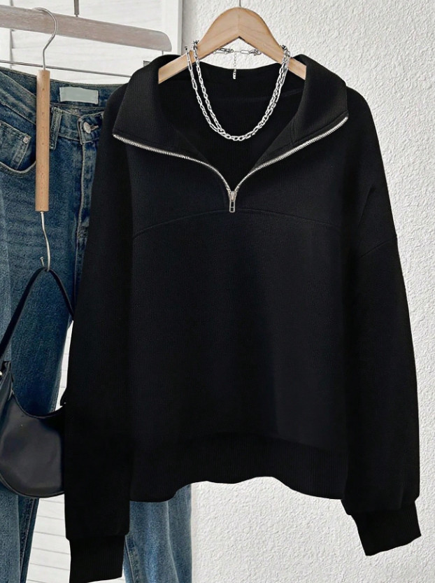 CZARNA BLUZA ZAMEK