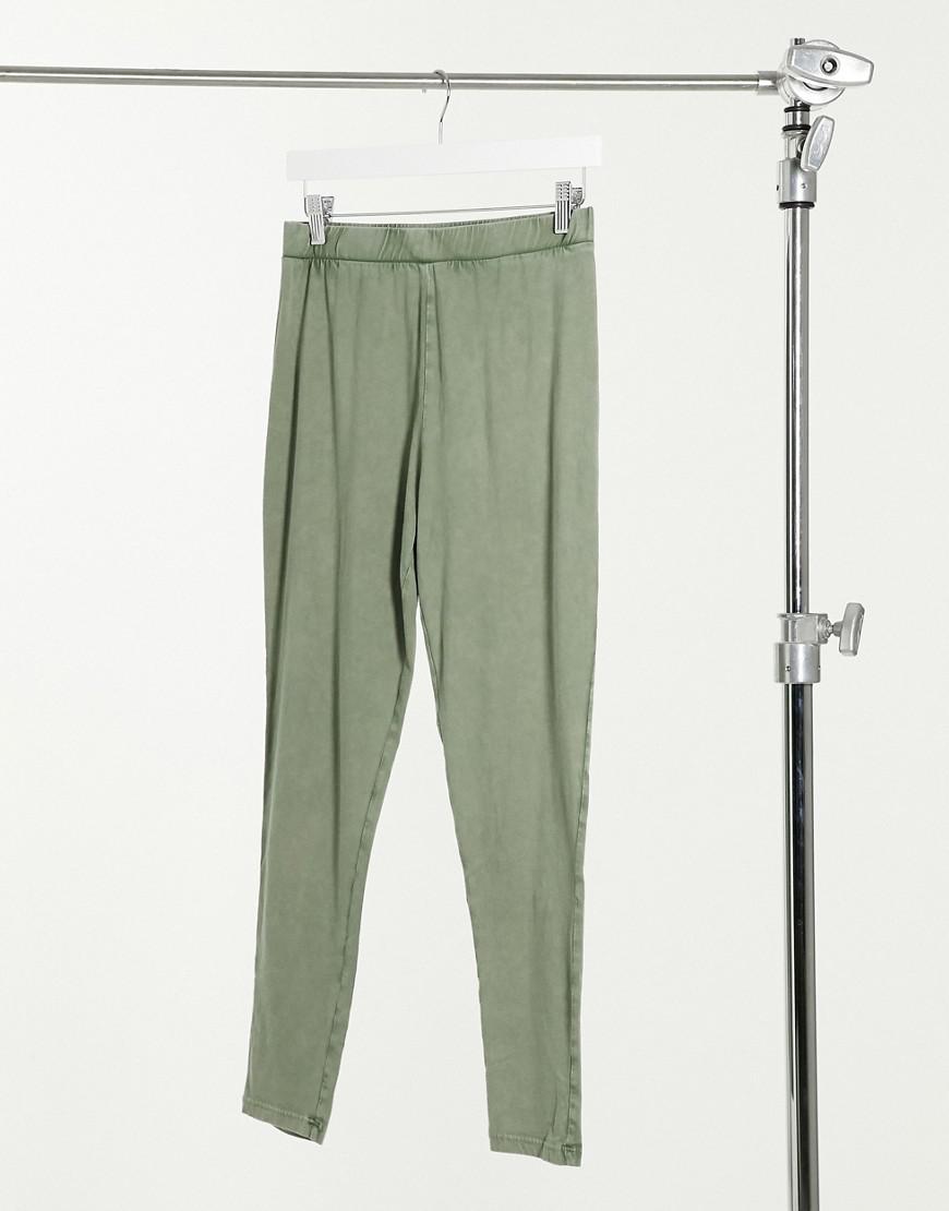 zielone klasyczne legginsy 