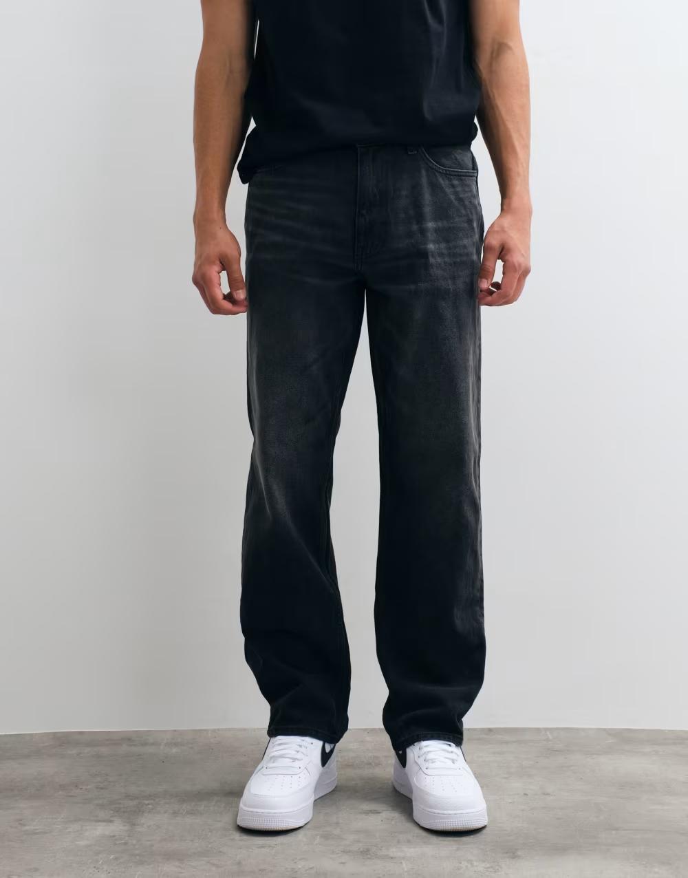 CZARNE SPODNIE JEANS PROSTA NOGAWKA