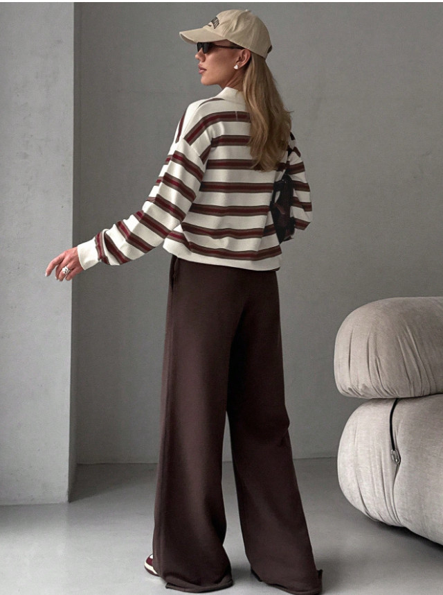 sweter w paski