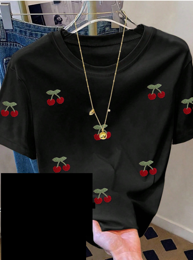 czarny t-shirt wzór wiśnia