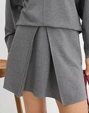 SPÓDNICA MINI ROZKLOSZOWANA