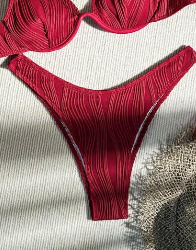 bordowy dół od bikini