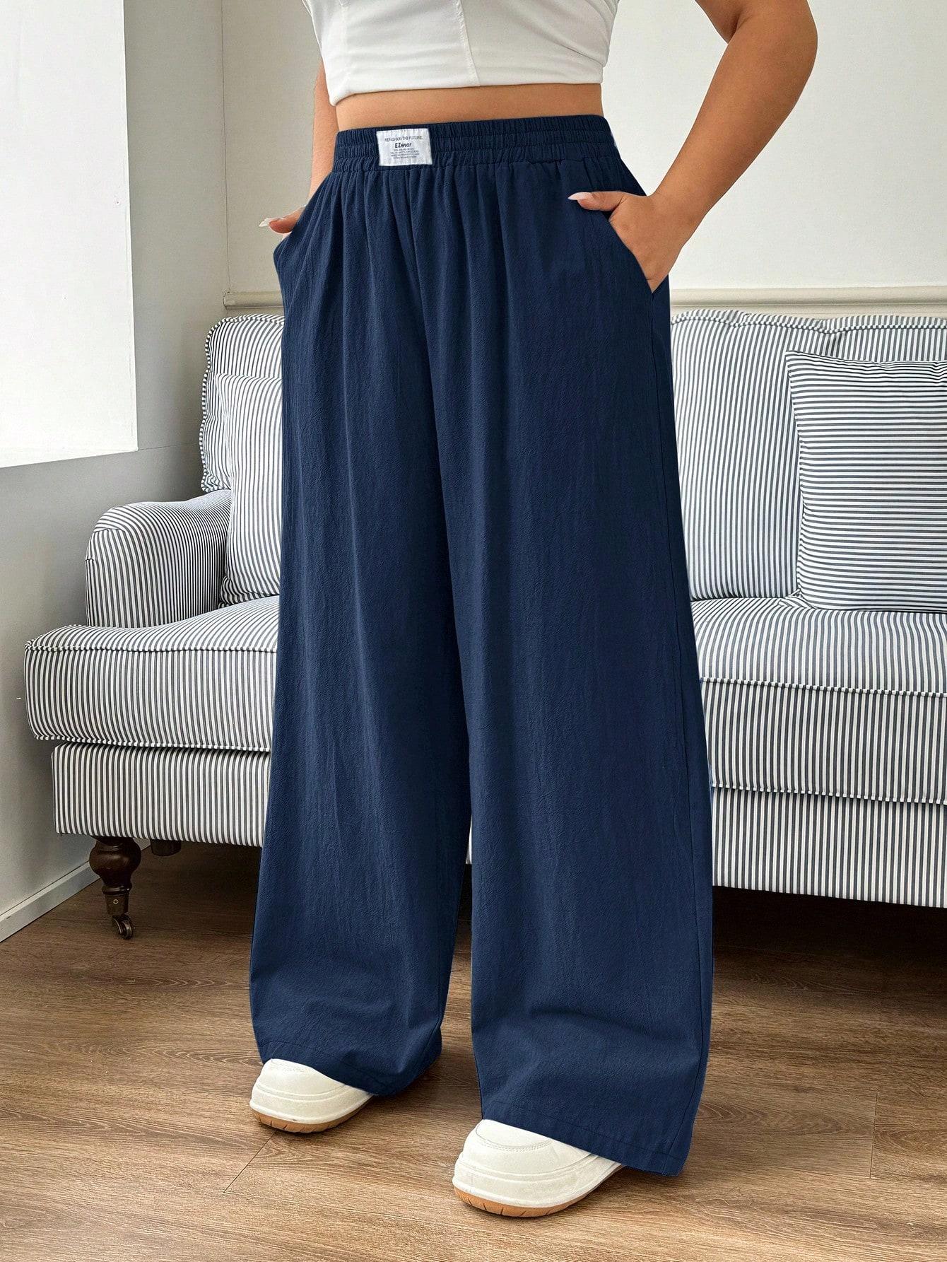 granatowe spodnie casual