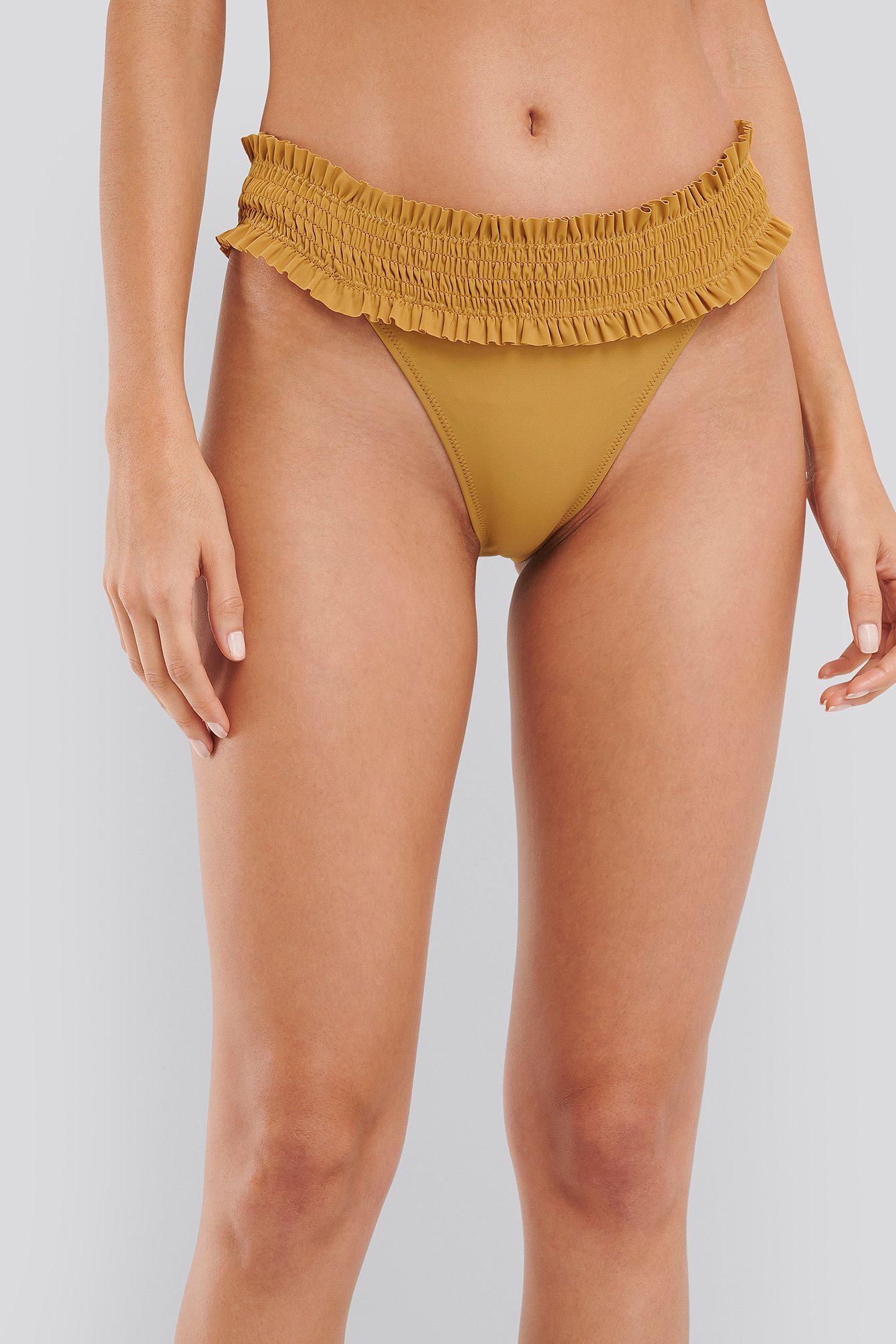 żółty dół od bikini marszczenia