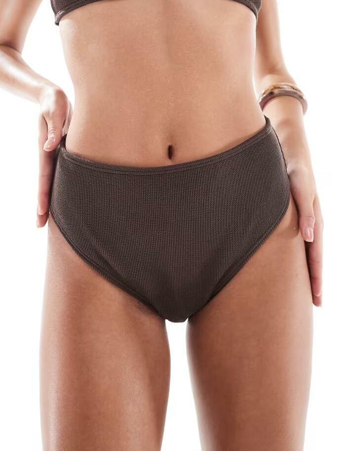 brązowy dół od bikini