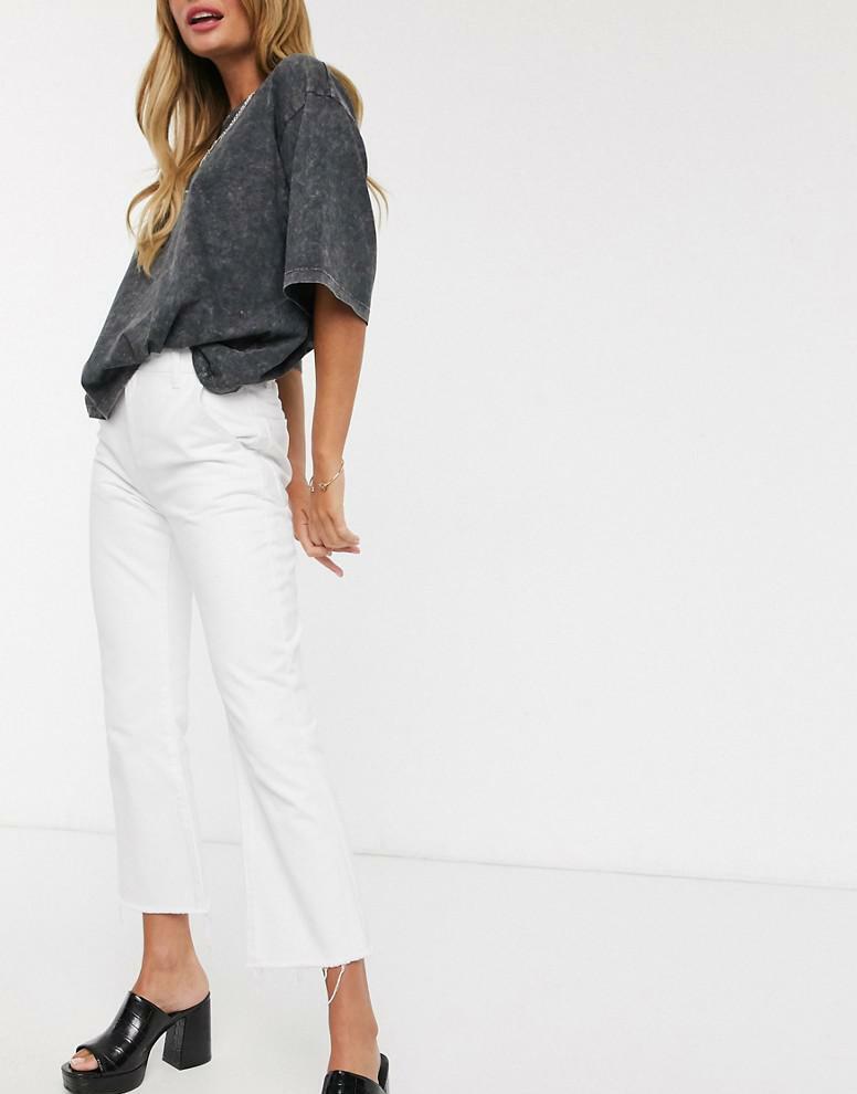 białe spodnie jeans 