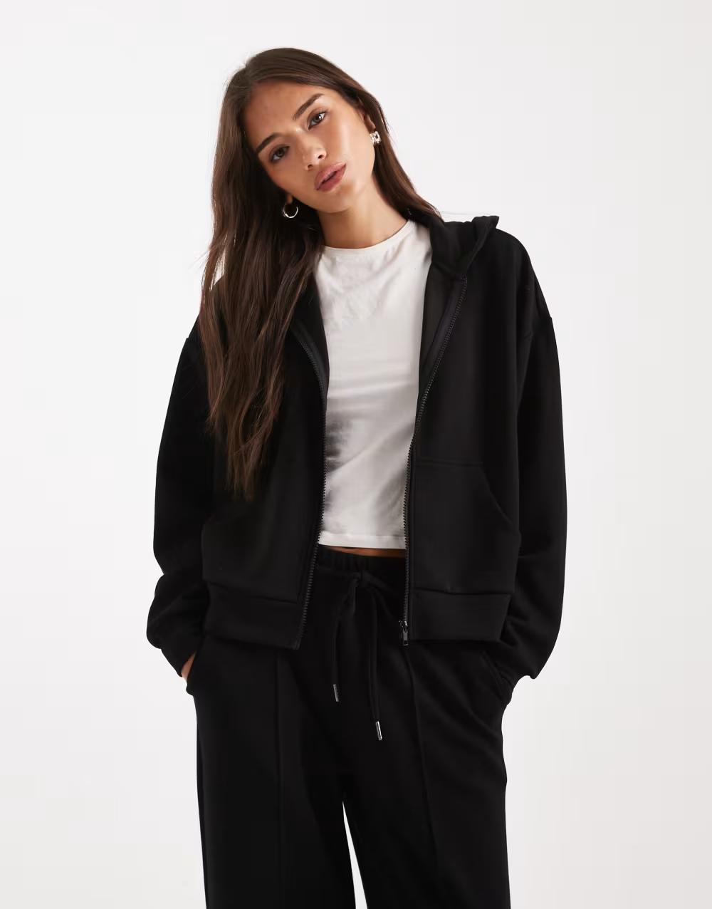 czarna bluza kaptur zamek