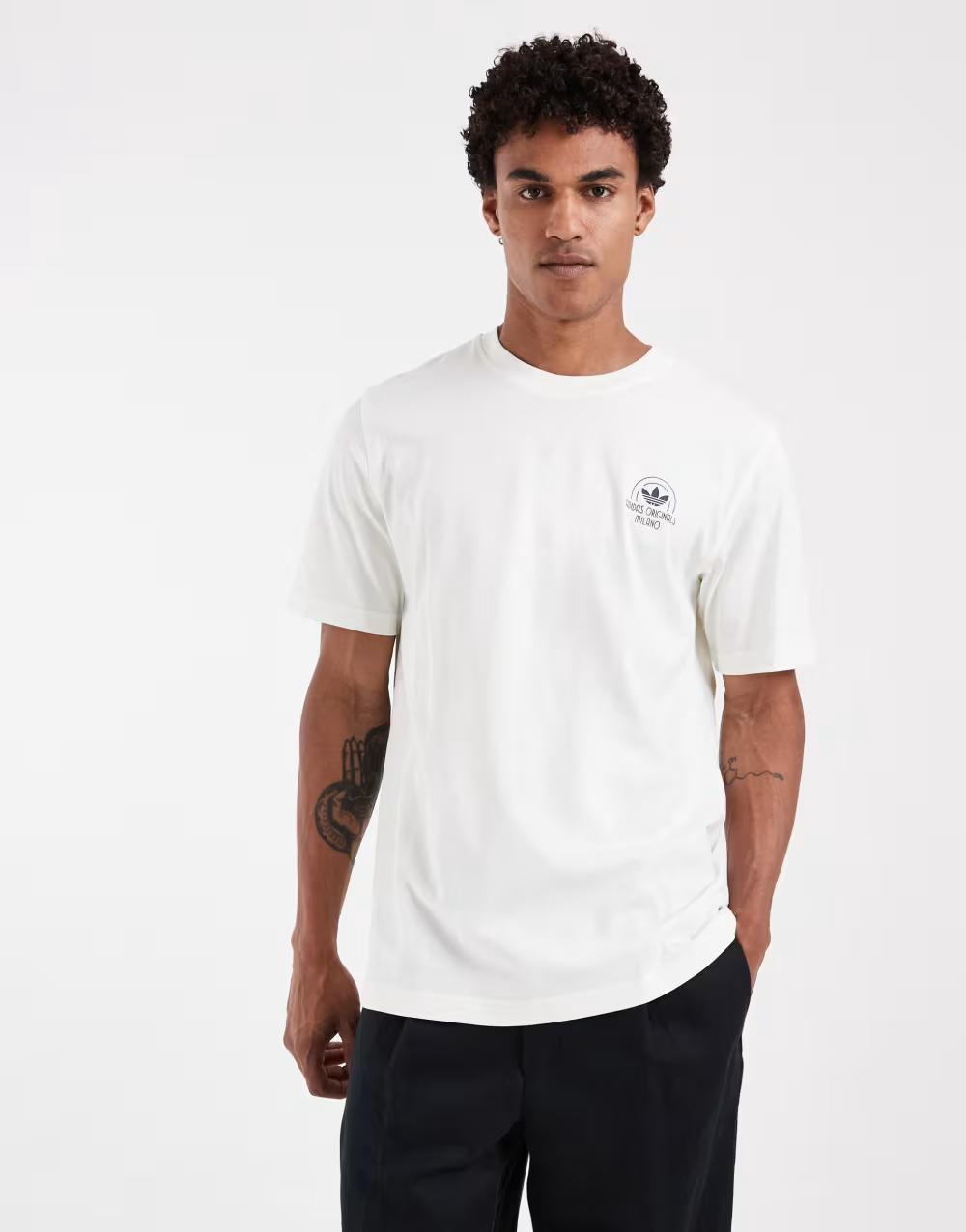 biały t-shirt nadruk logo