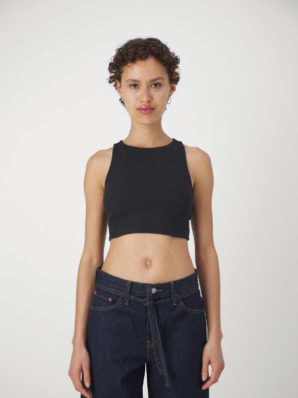 PRĄŻKOWANY CROP TOP