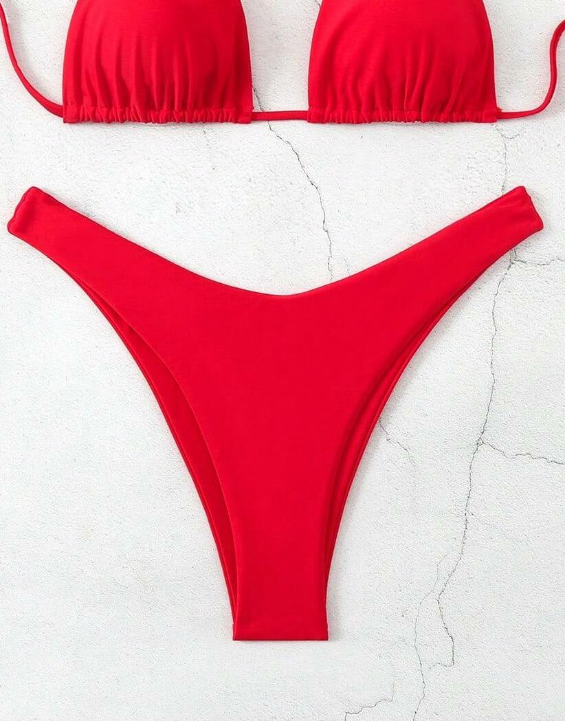 czerwony dół od bikini