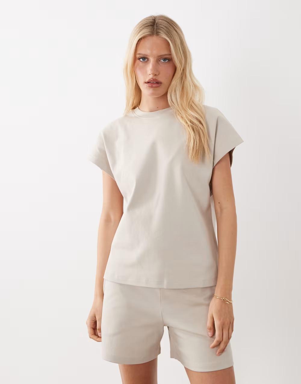 beżowy t-shirt  casual