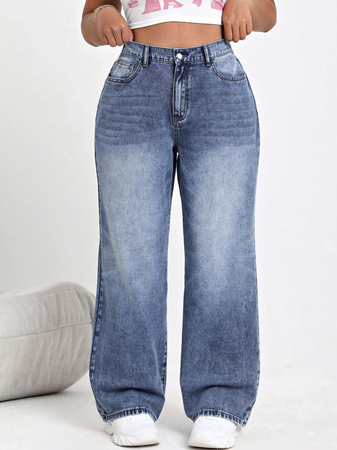 niebieskie spodnie jeans