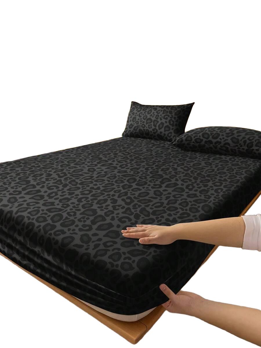 czarne prześcieradło animal print