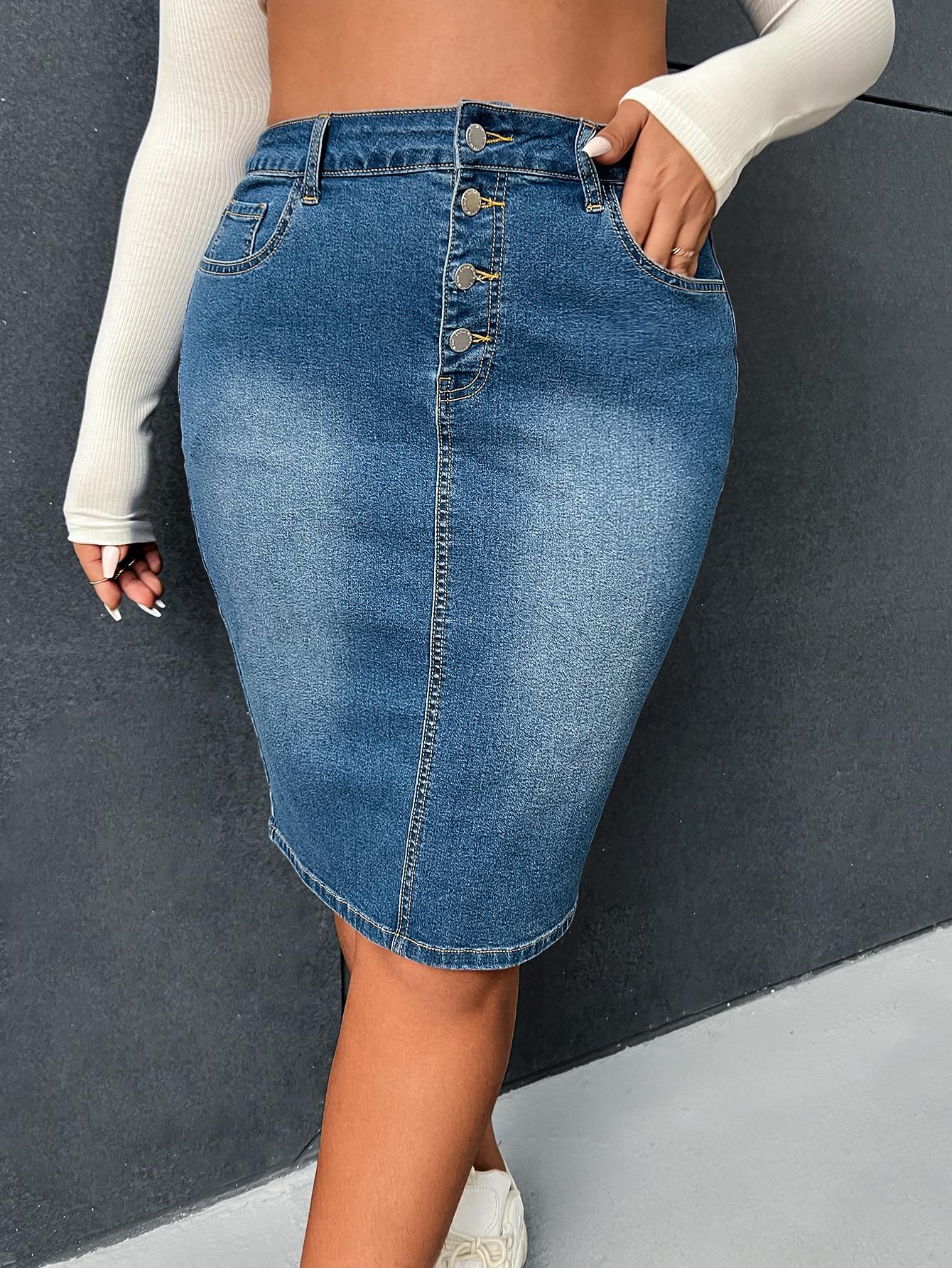 niebieska spódnica jeans