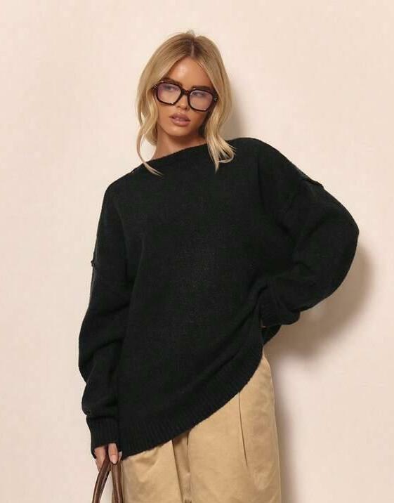 Czarny sweter oversize