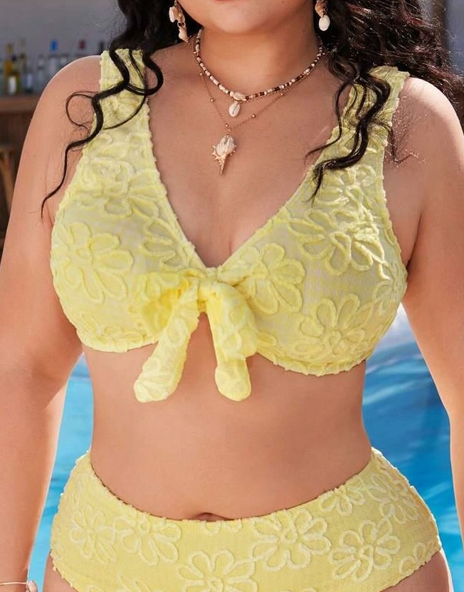 żółta góra od bikini